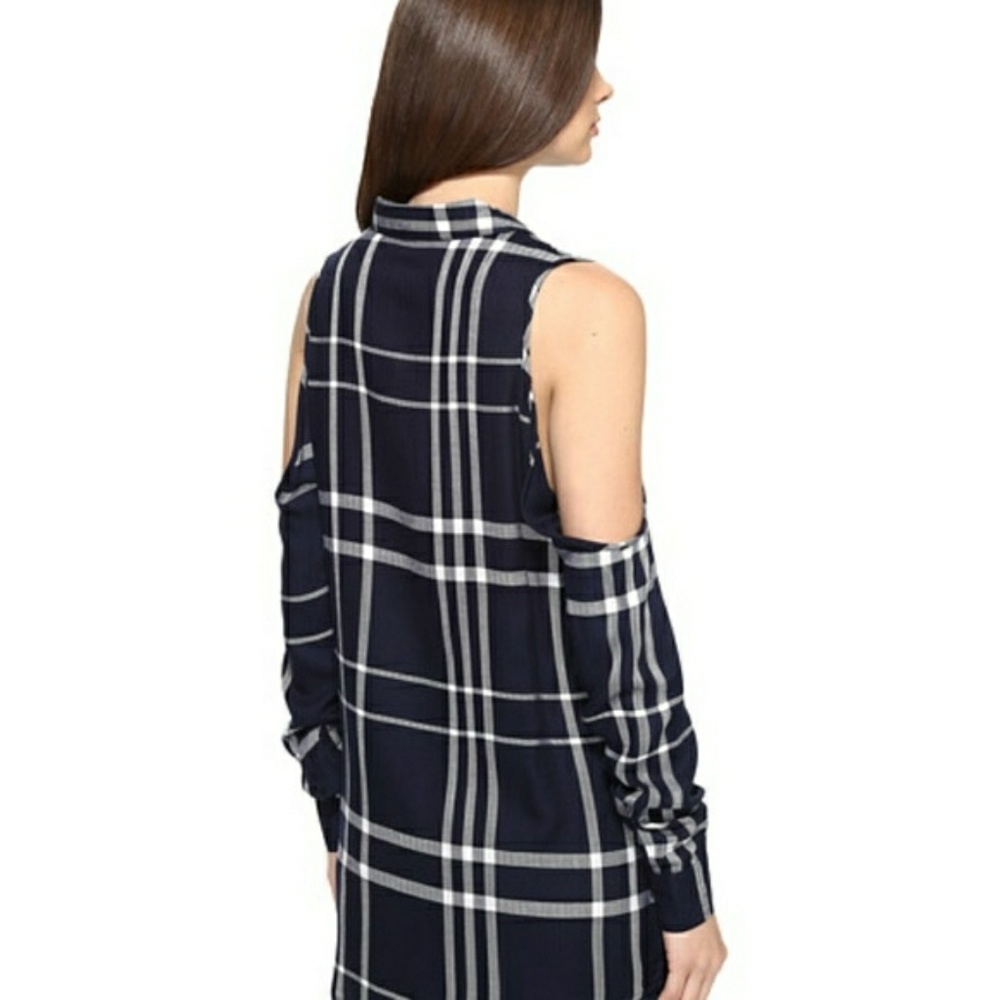 Romeo and juliet couture plaid cold shoulder shirt